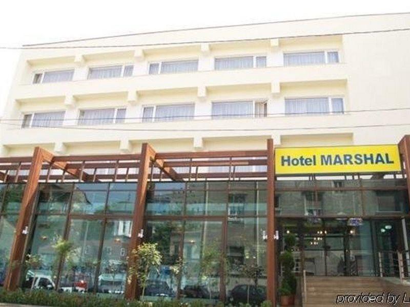 Marshal Hotel Бухарест Экстерьер фото