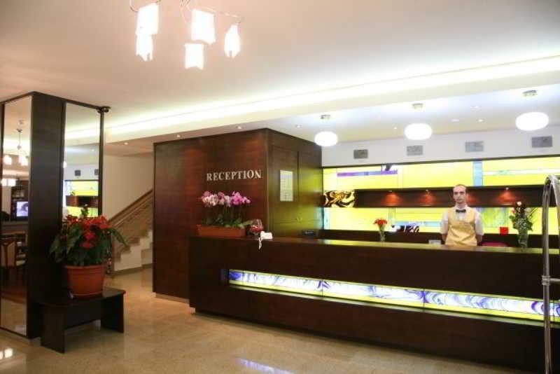 Marshal Hotel Бухарест Интерьер фото