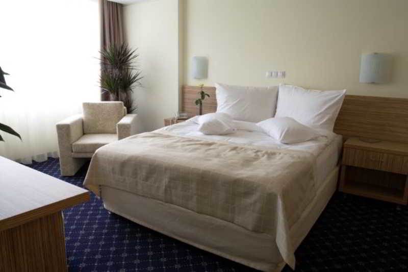 Marshal Hotel Бухарест Экстерьер фото