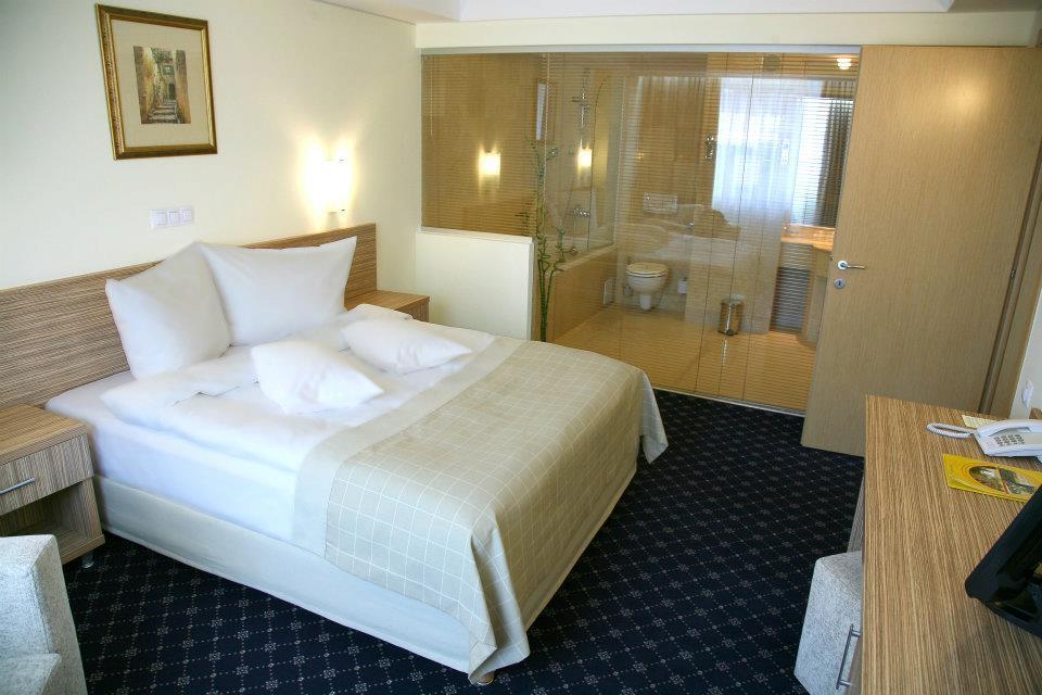 Marshal Hotel Бухарест Экстерьер фото