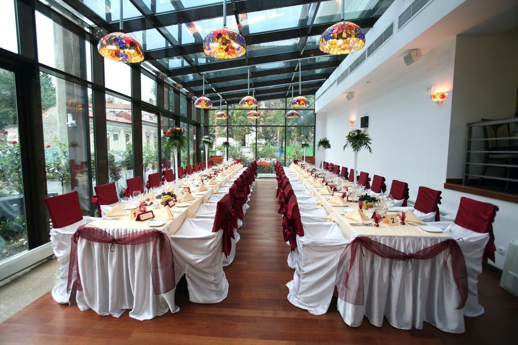 Marshal Hotel Бухарест Экстерьер фото